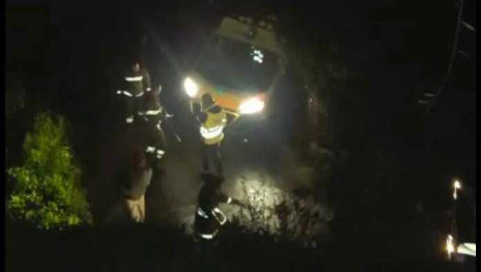 Ambulanza bloccata e Vigili del fuoco