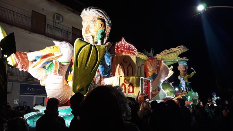 Carnevale, rinviata a sabato la sfilata di carri ad Acquedolci