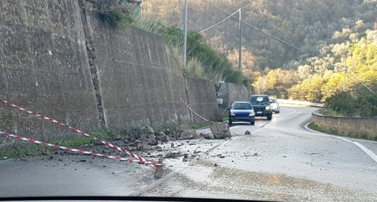 Alcara li Fusi, sopralluogo della Protezione Civile sulla Provinciale