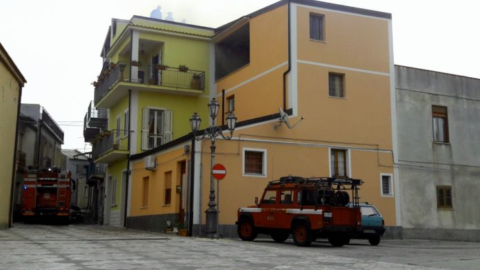 incendio casa mirto