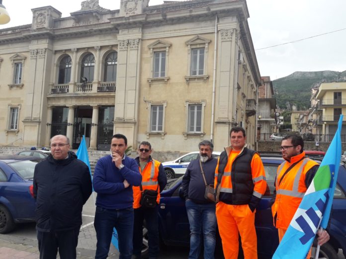 operai rifiuti acquedolci