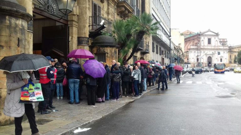 Palermo, in coda per visitare Palazzo d’Orleans