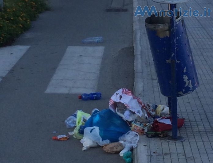 immondizia lungomare