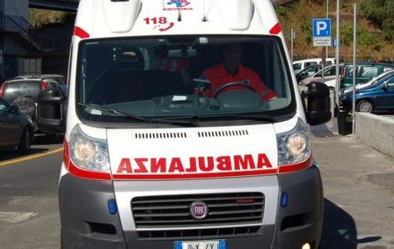 Santo Stefano Camastra, anziano colto da malore mentre passeggia in acqua. Vani i soccorsi