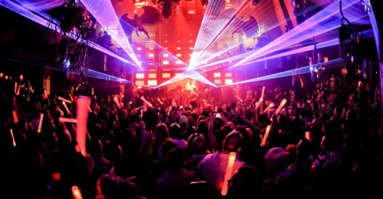 Coronavirus – 17enne partecipa ad una festa in discoteca a Catania, poi risulta positivo. 30 persone in isolamento