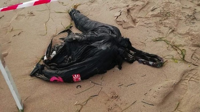 Ragusa, trovato uno scheletro sulla spiaggia. Potrebbe essere il cadavere di un migrante