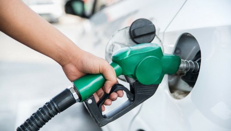 Benzina, scade lo sconto sulle accise. Dal 1° gennaio prezzi più cari per il carburante