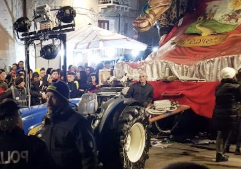 Tragedia al Carnevale di Sciacca, bimbo di 4 anni cade da carro e muore