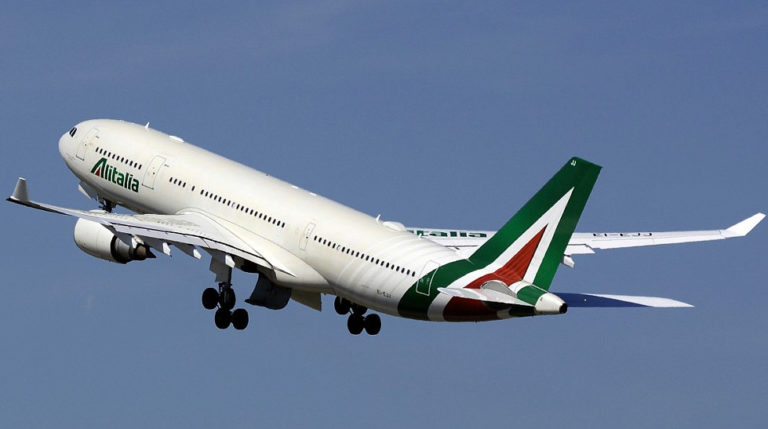 Un volo Alitalia per gli studenti siciliani Erasmus bloccati in Spagna