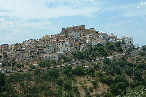 Coronavirus – Preoccupazione a Caronia: 22 persone in isolamento dopo il caso di covid-19