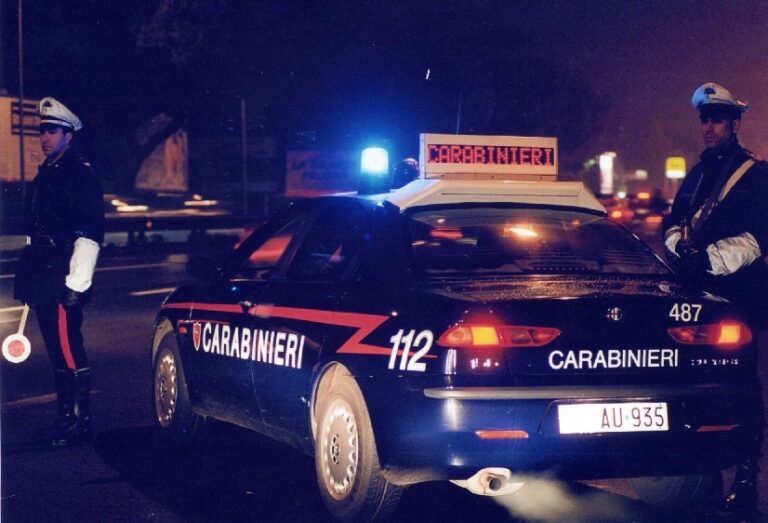 Palermo – Rissa a Ballarò, tre feriti e 6 Carabinieri contusi: arrestati due gambiani