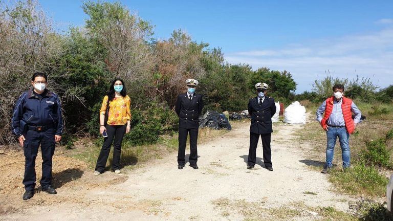 Guardia Costiera – Terminata la bonifica da amianto e rifiuti su area demaniale a Marina di Caronia