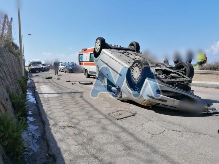 Capo d’Orlando – Auto si ribalta sulla SP147, ferita la conducente