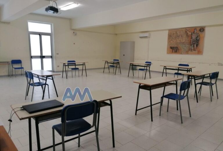 Scuola – Si ritorna in classe il 7 gennaio, cosa prevede l’ordinanza del ministro Speranza