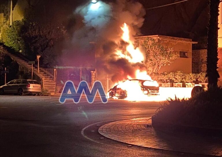 Auto in fiamme sul lungomare di Capo d’Orlando, nei pressi del faro – Video