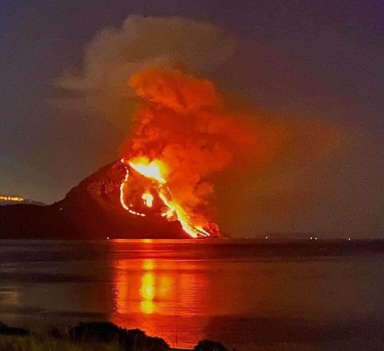 Grosso incendio a San Vito Lo Capo, brucia Monte Cofano