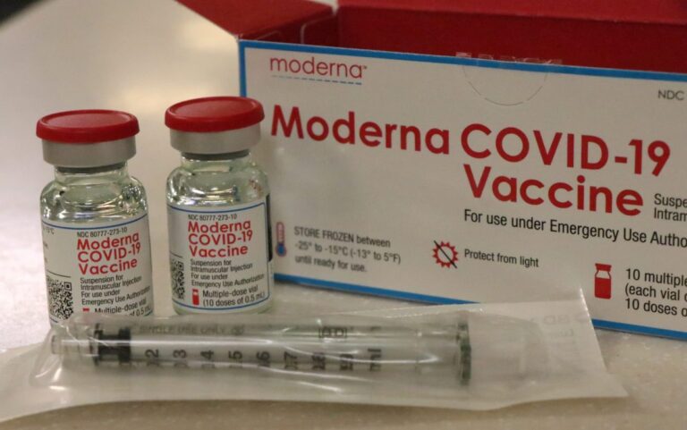 Covid – Iniziata in Sicilia la vaccinazione per i farmacisti