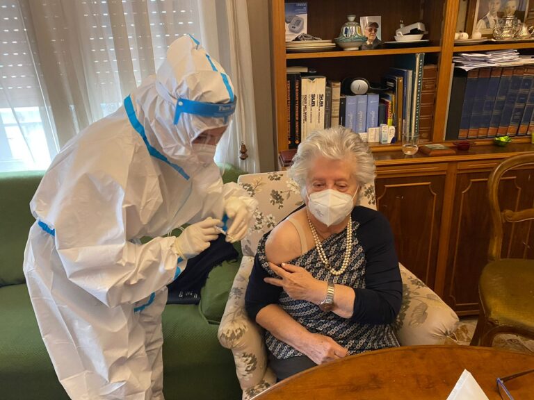 Messina – Iniziate le vaccinazioni a domicilio per gli Over 80. Proseguono i lavori in Fiera