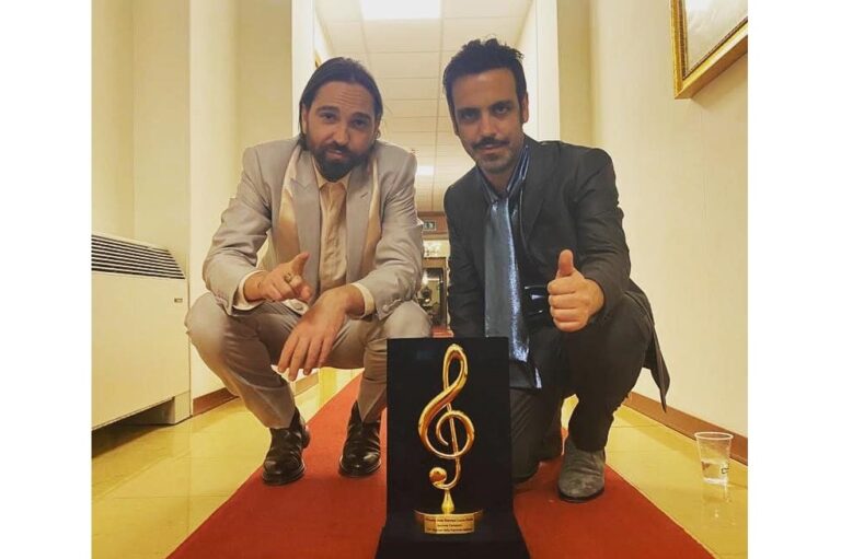 4° posto e premio Lucio Dalla per il duo siciliano Colapesce e Dimartino, rivelazione di Sanremo