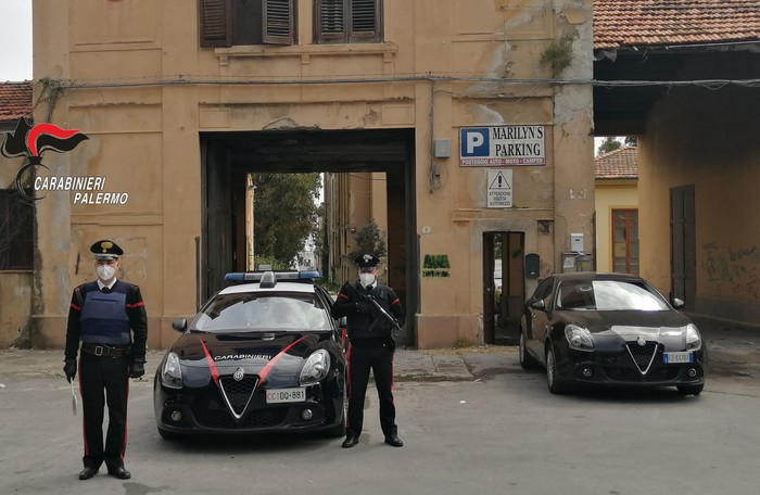 Palermo – I Carabinieri interrompono una festa in spiaggia, diverse persone multate