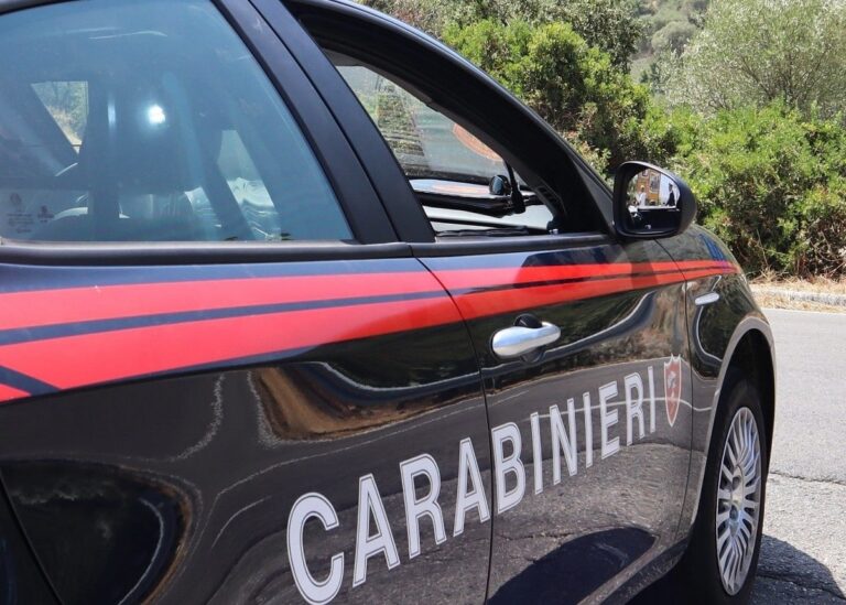 Furnari: fuoco su un’auto, indagano i carabinieri