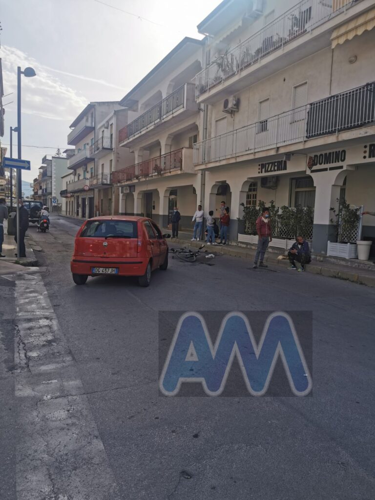 Torrenova, incidente stradale sulla via Mazzini. Ferito un ciclista