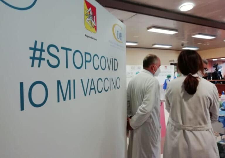Superato il muro delle 50.000 vaccinazioni giornaliere in Sicilia. “Vogliamo uscire dal tunnel”