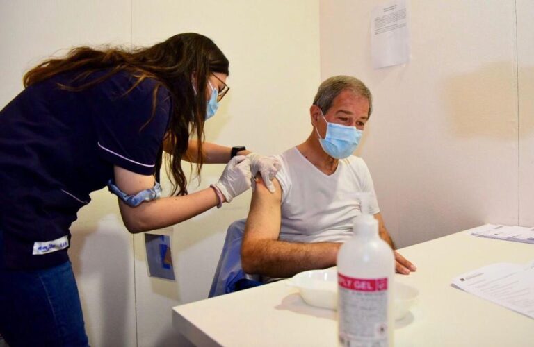 Vaccini, parte in Sicilia la “Campagna a tappeto”, Musumeci firma l’ordinanza
