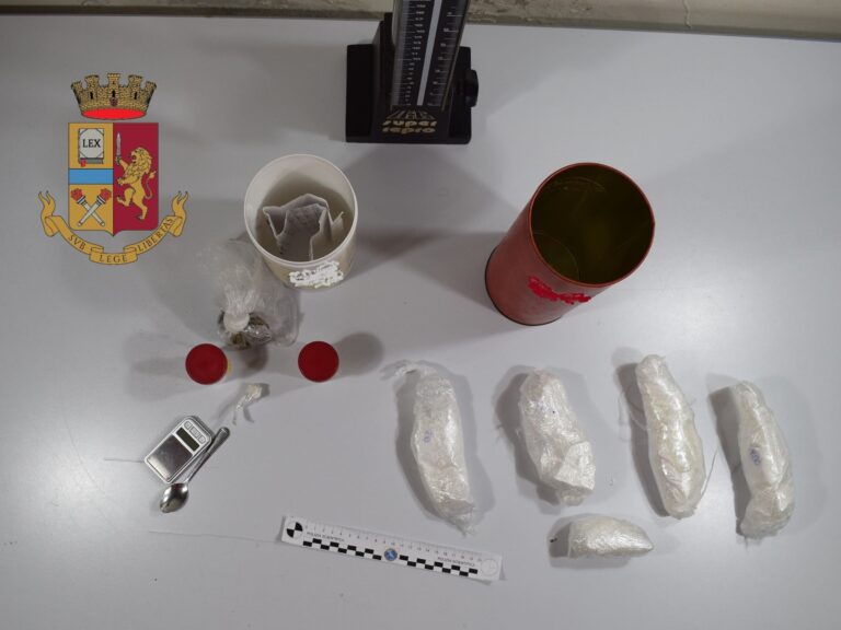 Messina – Arrestato 55enne con quasi mezzo kg di cocaina in casa