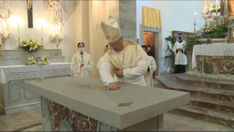 Naso, consacrati il nuovo altare ed il nuovo ambone del Tempio di San Cono – VIDEO