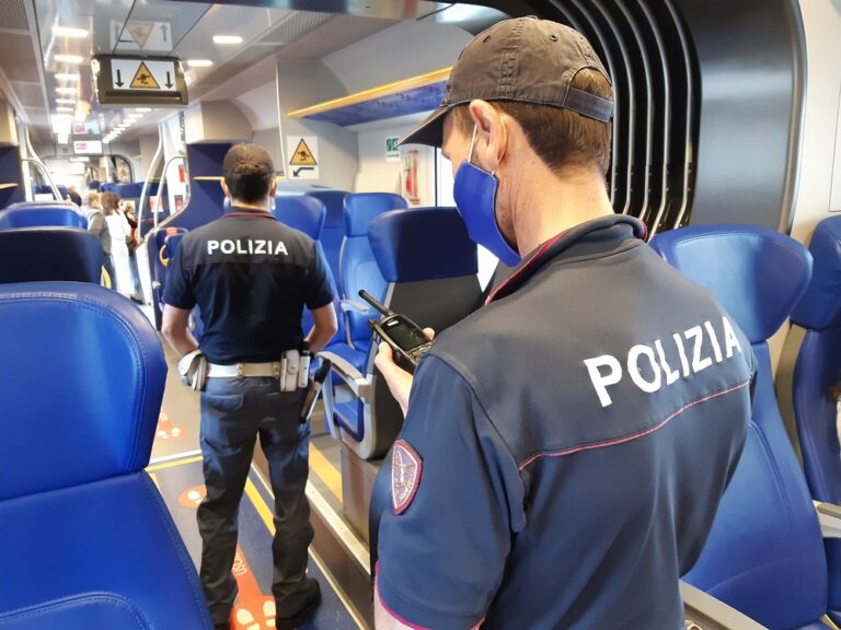 Messina – Evade dagli arresti domiciliari, arrestato sul treno dalla Polfer