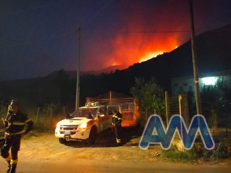 Pettineo, i consiglieri comunali donano gettone di presenza a sostegno aziende castelluccesi colpite da incendio
