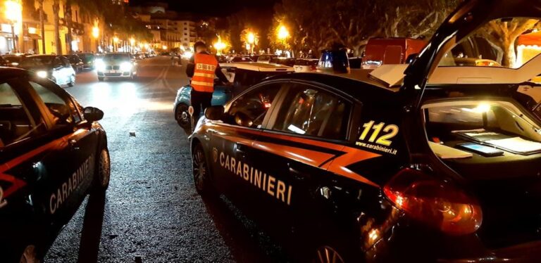 Aggrediscono con calci e pugni due ragazzi in pieno centro a Milazzo, denunciati tre giovani barcellonesi