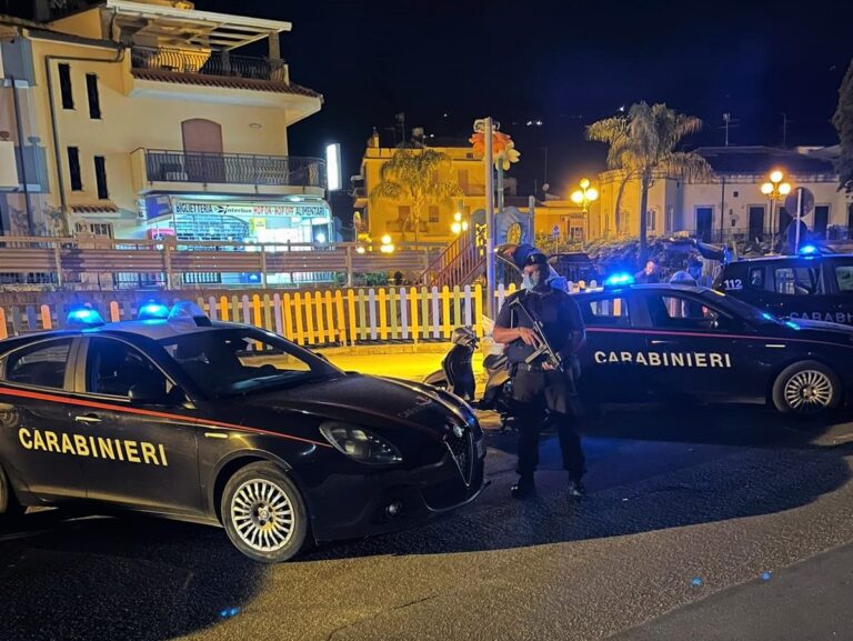 Giardini Naxos – Scoperti 6 lavoratori in nero: chiuso un locale della movida