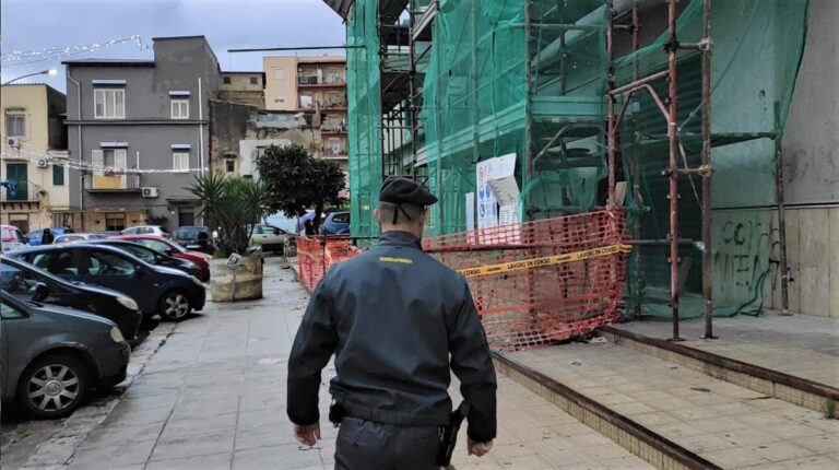 Palermo, 5 lavoratori in nero in un cantiere a Cruillas. Sospesa attività imprenditoriale