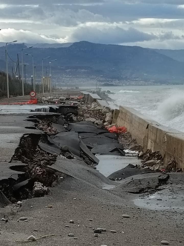 Capo d’Orlando, nuovi crolli per la strada di Tavola Grande. Duro attacco di Legambiente