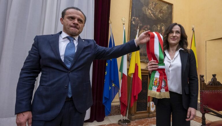 Cateno De Luca non è più il sindaco di Messina: sarà candidato alla Presidenza della Regione