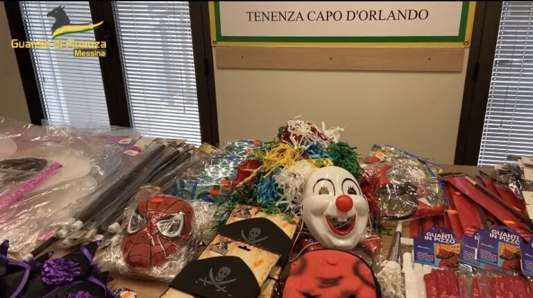 I finanzieri sequestrano oltre 130 mila giocattoli e articoli di Carnevale tra Capo d’Orlando e Milazzo