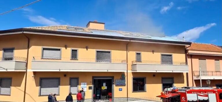 Barcellona Pozzo di Gotto – Pannello fotovoltaico a fuoco, tanta paura in contrada Nasari