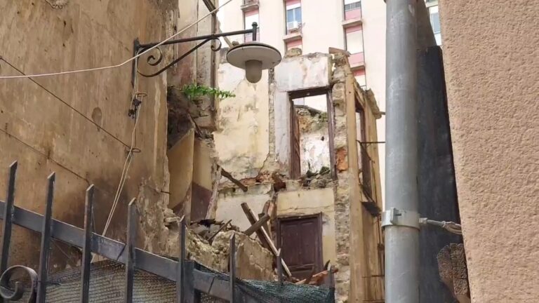 Palazzina crollata a Palermo, sopralluogo di Musumeci: «Interverrà la nostra Protezione civile»