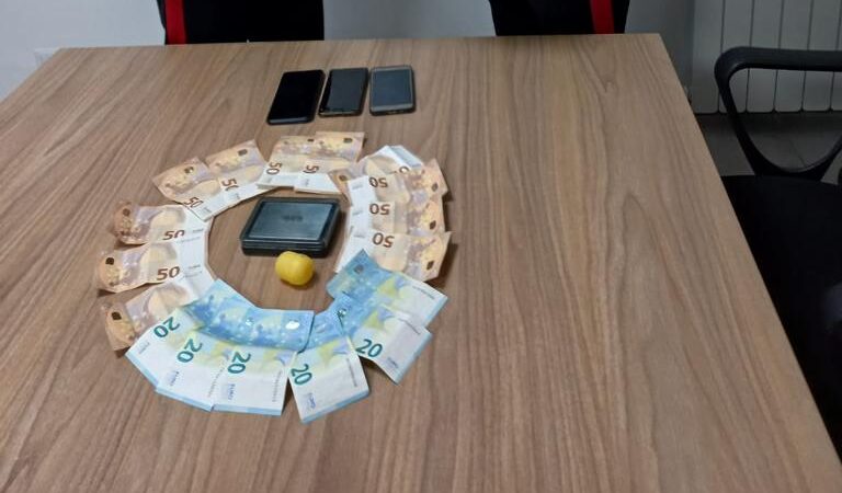 Coppia di Barcellona P.G. in carcere per detenzione e spaccio di droga