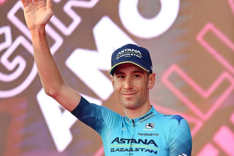 Giro d’Italia – A Messina trionfa Démare, Nibali annuncia il ritiro dalle competizioni nella sua città