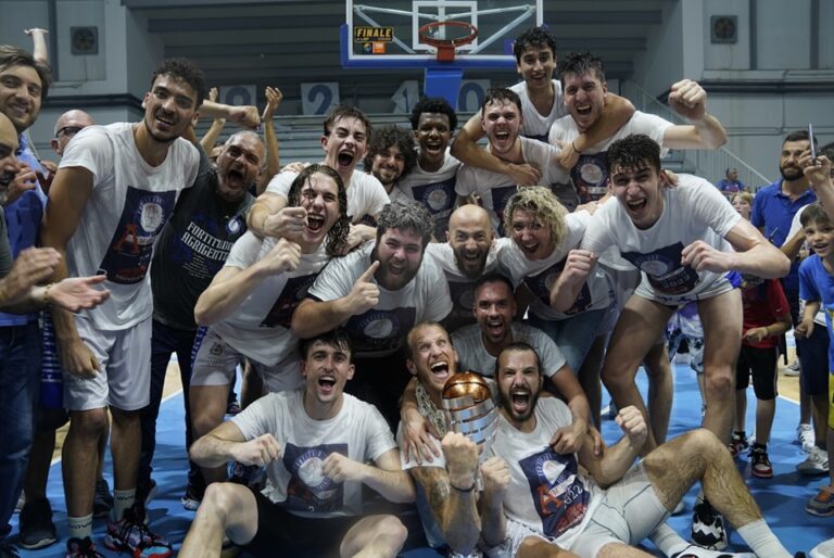 Basket – Agrigento torna in Serie A2: la festa dopo gara 5 in un PalaMoncada sold out