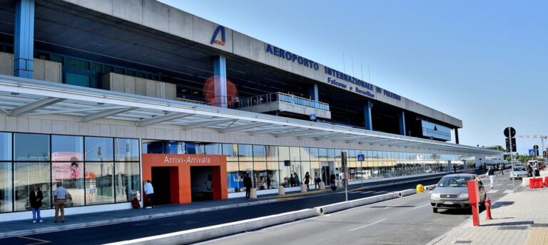 Allarme bomba all’aeroporto di Palermo, stop ai voli per due ore. Falsa segnalazione
