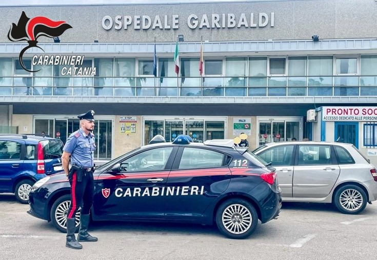 Bimba di un anno e mezzo non respira, ma è bloccata nel traffico. Scortata dai carabinieri si salva