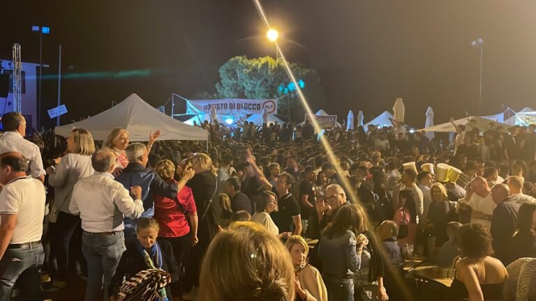 Santo Stefano Camastra, in migliaia all’Oktoberfest 2022. Sabato “tutto esaurito”