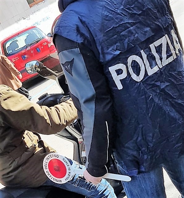 Palermo, scippa una turista in Via Maqueda. Rintracciato dai “Falchi” della Polizia