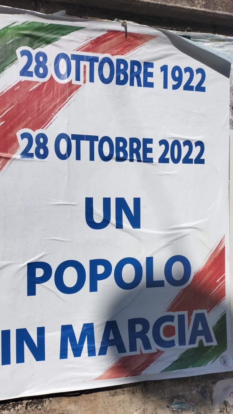 Paternò, cittadina tappezzata di manifesti anonimi che esaltano la marcia su Roma