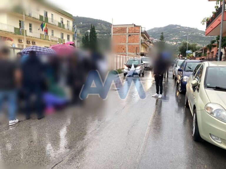 Capo d’Orlando, incidente in Via Torrente Forno. Giovane studente finisce in ospedale. I residenti “Tratto a rischio”