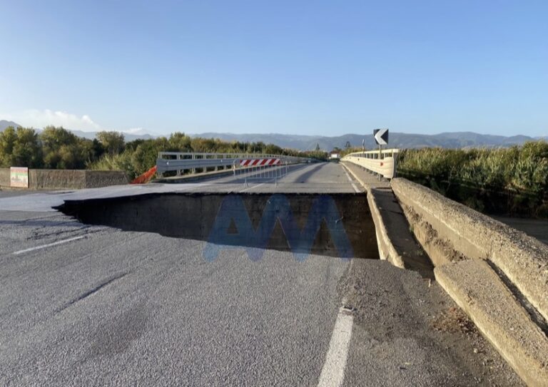 Alluvione, Barcellona PG nel fango. Danni ingenti a Milazzo e Terme Vigliatore. Domani scuole chiuse